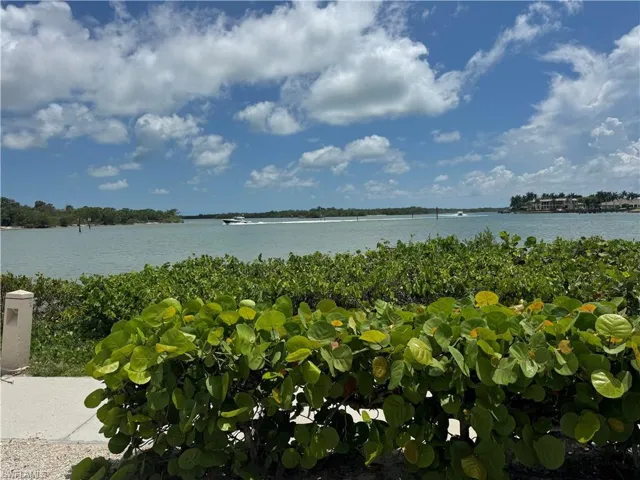 1881 Danford St, Naples, Florida 34112