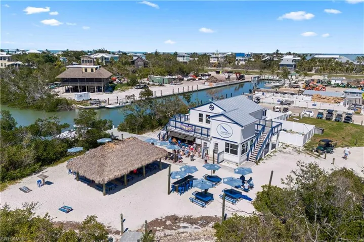 Barnacles - walk over or kayak over in just  few minutes from your dock to the world famous Barnacle Phils - a restarurant and gift shop with outdoor games and great food!
