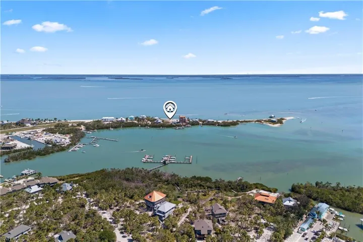No big crowds on the island but it does host Power boat poker runs, community runs etc and the beauty of the island is you can stay as busy as you want with all the amenities and the fishing/boating....or you can just relax and live your  best life!