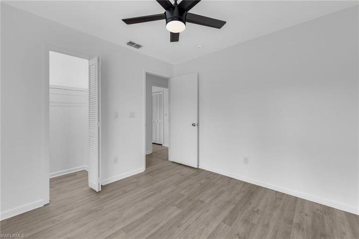 2nd Bedroom w/ Walk-in Closet