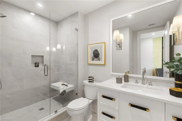 1820  Gulf Shore N BLVD, Naples, FL 34102