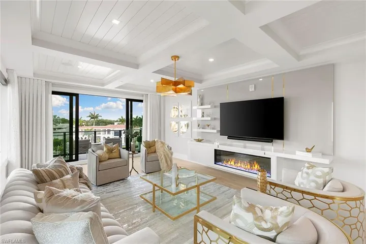 1820  Gulf Shore N BLVD, Naples, FL 34102