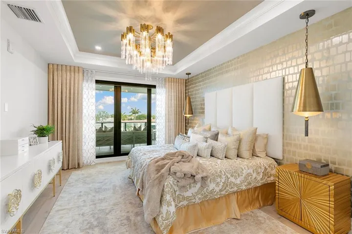 1820  Gulf Shore N BLVD, Naples, FL 34102