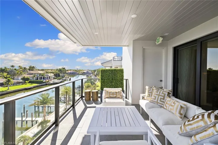 1820  Gulf Shore N BLVD, Naples, FL 34102