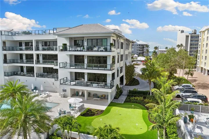 1820  Gulf Shore N BLVD, Naples, FL 34102