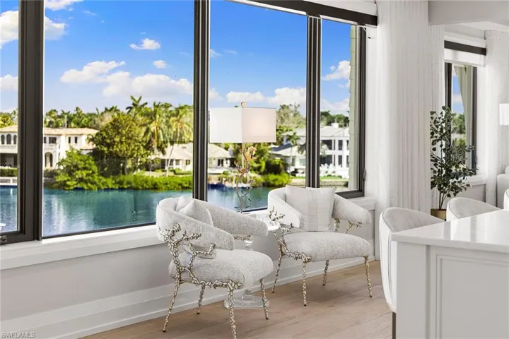 1820  Gulf Shore N BLVD, Naples, FL 34102