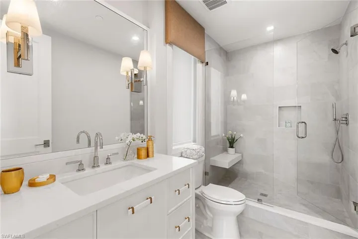 1820  Gulf Shore N BLVD, Naples, FL 34102