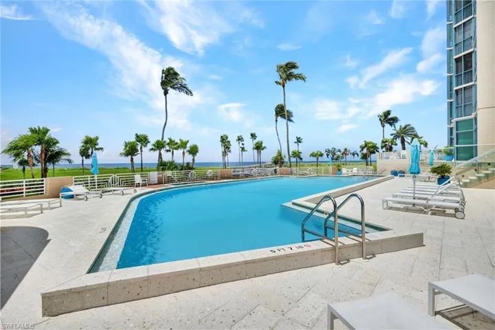 4651  Gulf Shore N BLVD, Naples, FL 34103