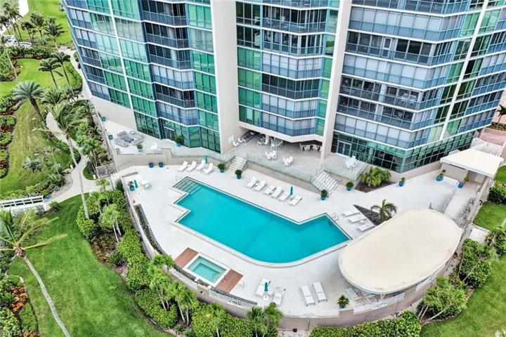 4651  Gulf Shore N BLVD, Naples, FL 34103