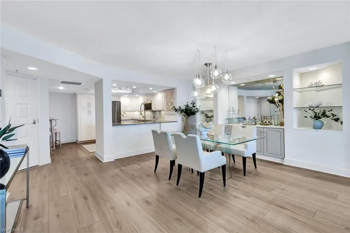 4651  Gulf Shore N BLVD, Naples, FL 34103