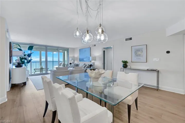 4651  Gulf Shore N BLVD, Naples, FL 34103