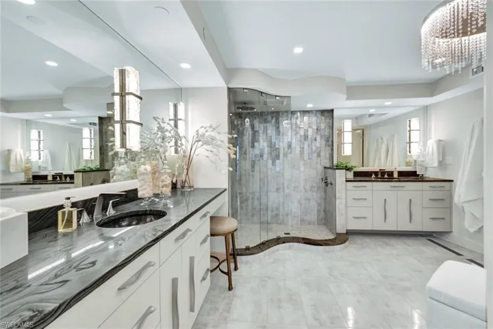 4651  Gulf Shore N BLVD, Naples, FL 34103