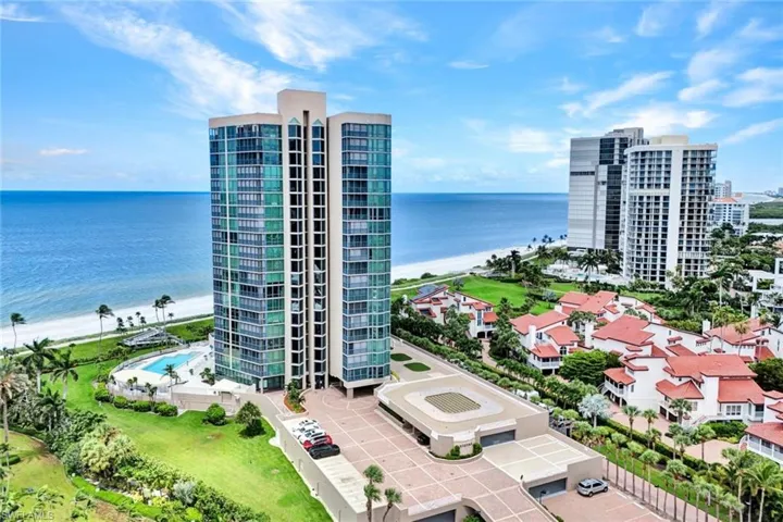 4651  Gulf Shore N BLVD, Naples, FL 34103