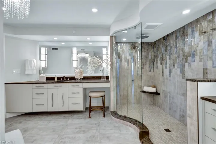 4651  Gulf Shore N BLVD, Naples, FL 34103