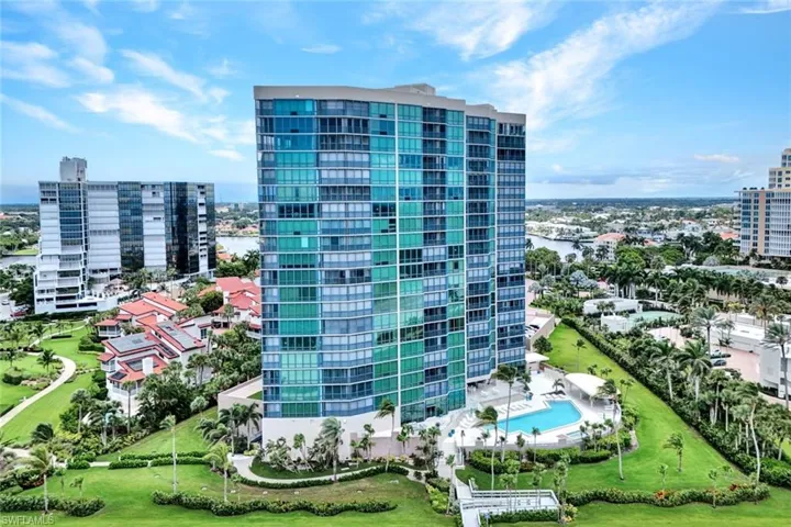 4651  Gulf Shore N BLVD, Naples, FL 34103