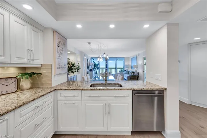 4651  Gulf Shore N BLVD, Naples, FL 34103