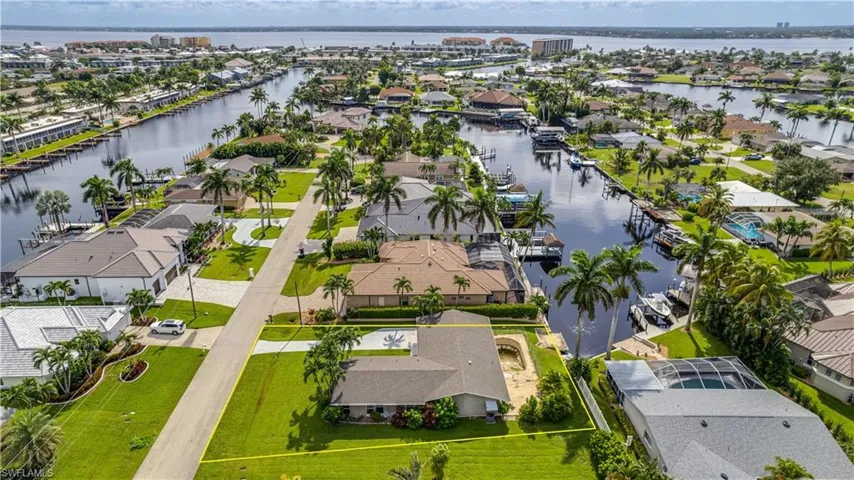 1712 Se 43rd St, Cape Coral, Florida 33904