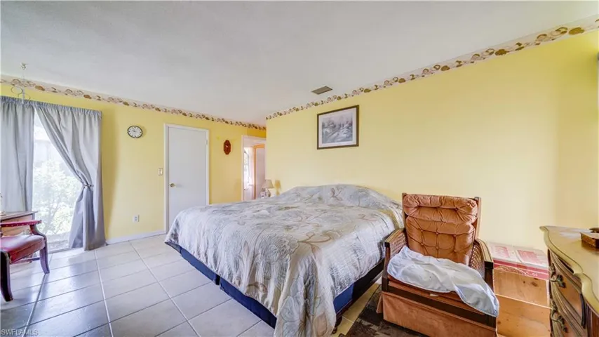 1712 Se 43rd St, Cape Coral, Florida 33904