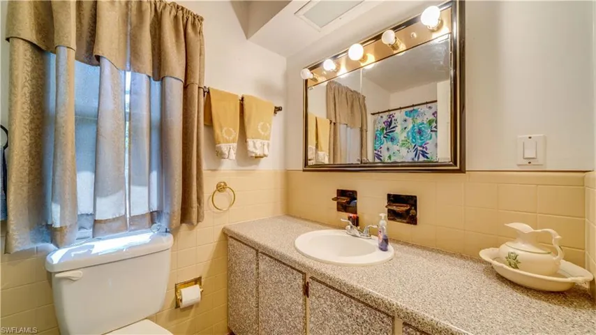 1712 Se 43rd St, Cape Coral, Florida 33904
