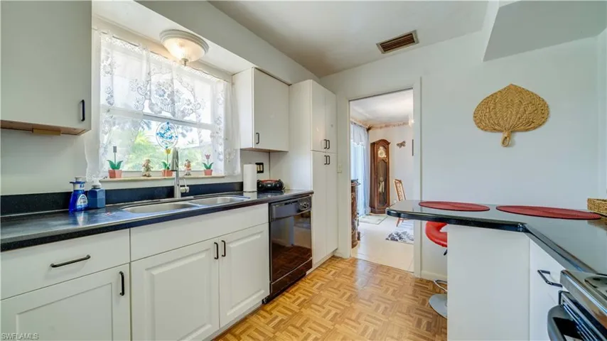1712 Se 43rd St, Cape Coral, Florida 33904