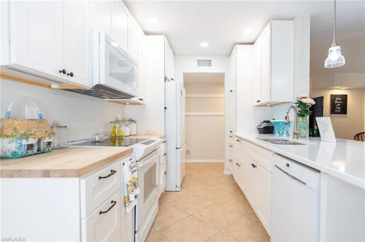 7306 Ascot Ct 10-2, Naples, Florida 34104