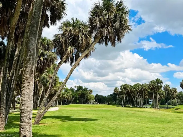 1723  Golf Club  DR, North Fort Myers, FL 33903