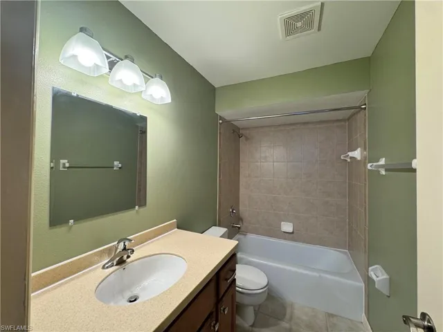 1723  Golf Club  DR, North Fort Myers, FL 33903