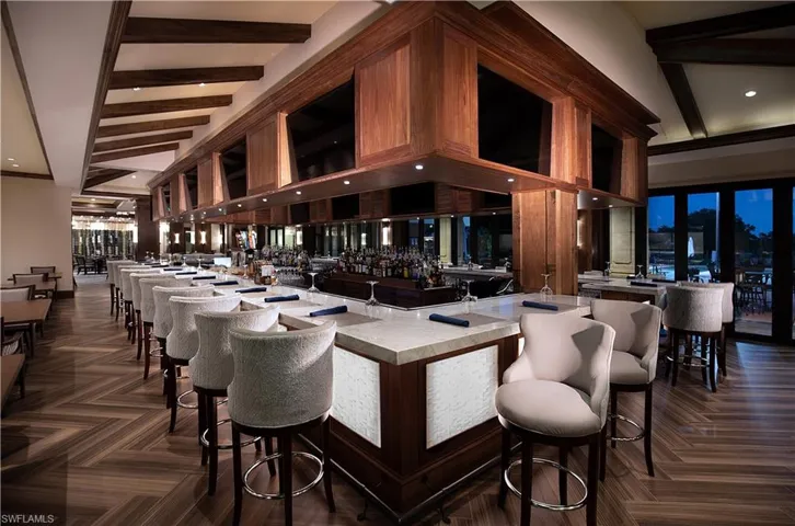 Vineyards Country Club indoor bar.