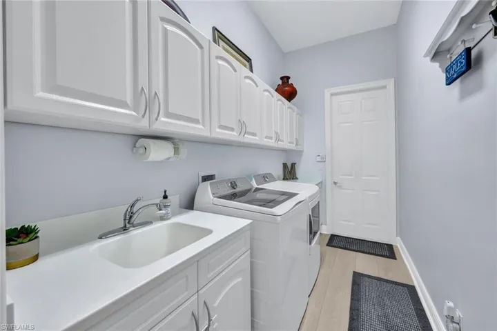 washing machine and dryer, laundry tub and cabinet space