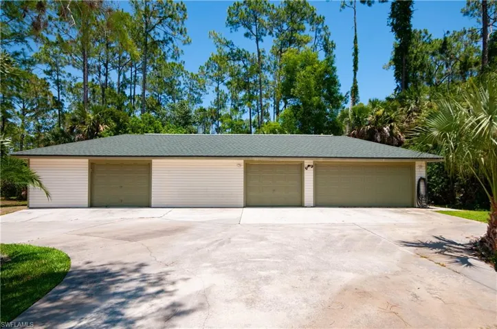 5780  Hidden Oaks  LN, Naples, FL 34119