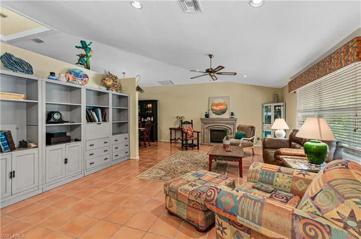5780  Hidden Oaks  LN, Naples, FL 34119