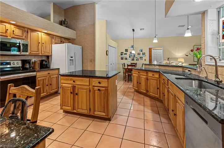 5780  Hidden Oaks  LN, Naples, FL 34119