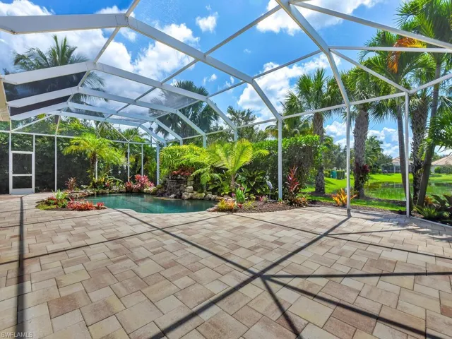 Large Lounging Area