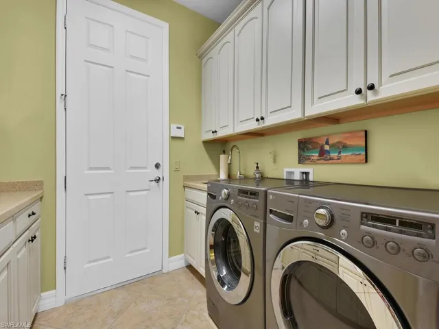 Laundry Room w/ Utility Sink