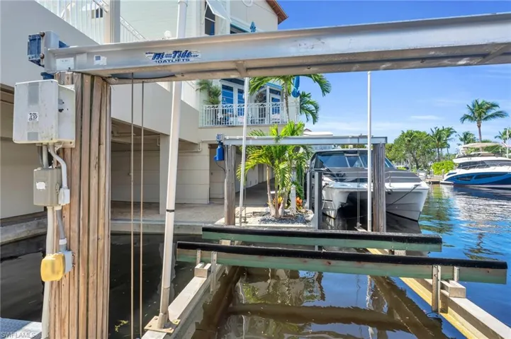 1001 10th Ave S, Naples Fl 34102