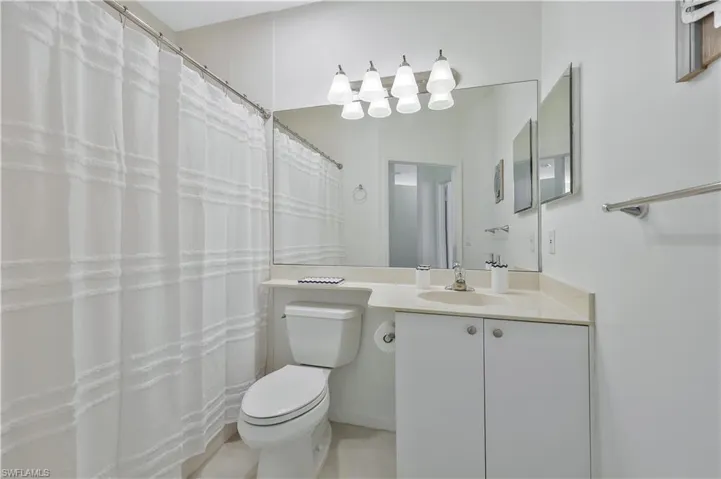 8380  Excalibur  CIR, Naples, FL 34108