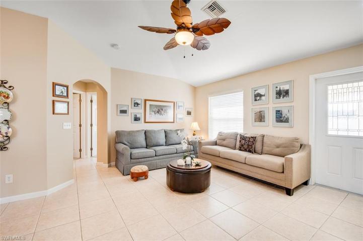 2913 SW 8th PL, CAPE CORAL FL 33914