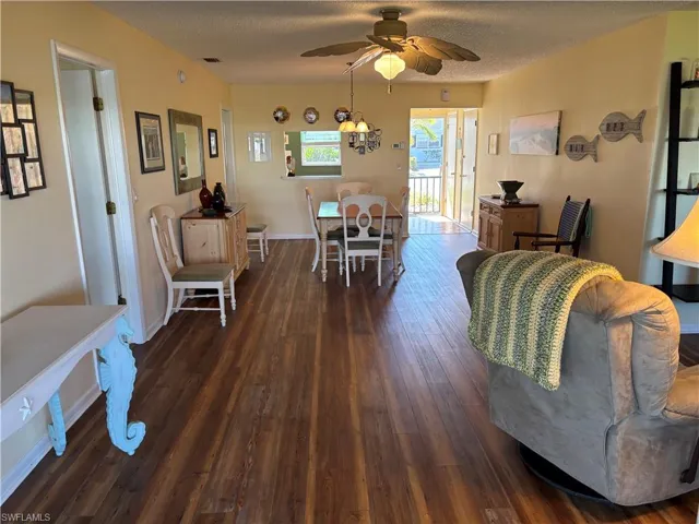 1515 Edgewater Cir, Fort Myers, Florida 33919