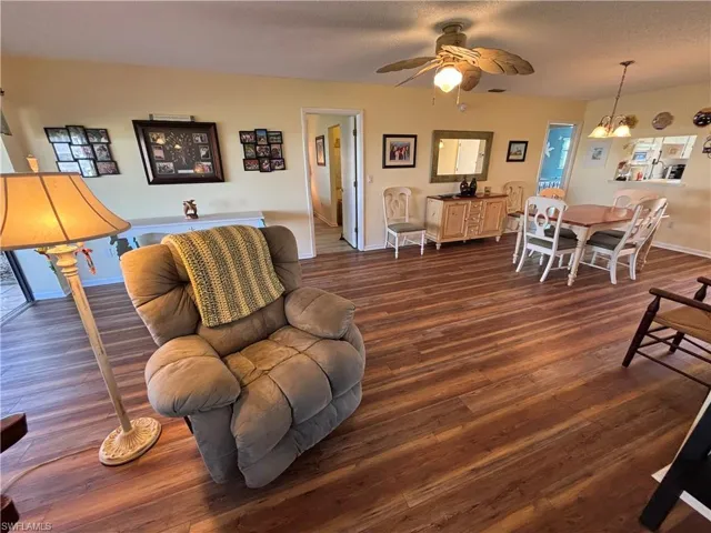 1515 Edgewater Cir, Fort Myers, Florida 33919