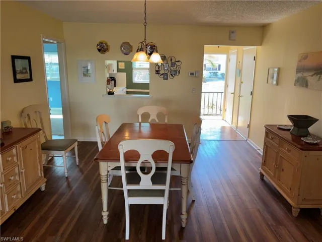 1515 Edgewater Cir, Fort Myers, Florida 33919