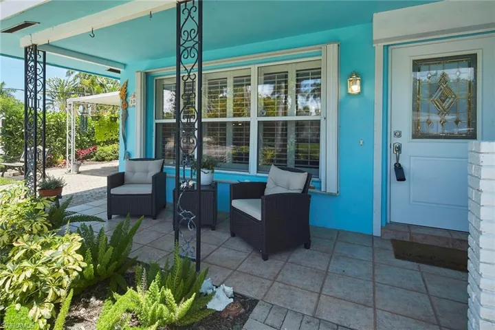 1711  Smugglers  CV, Naples, FL 34112