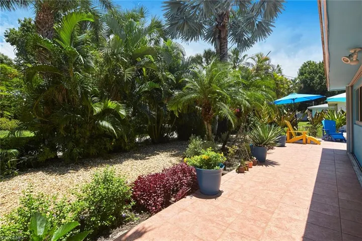 1711  Smugglers  CV, Naples, FL 34112