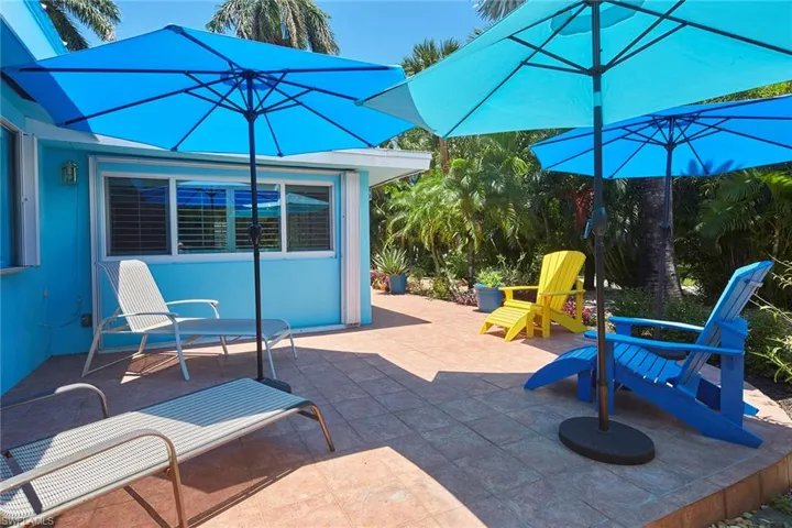 1711  Smugglers  CV, Naples, FL 34112