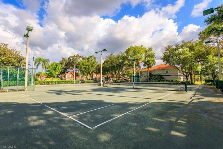 2585  Old Groves  RD, Naples, FL 34109
