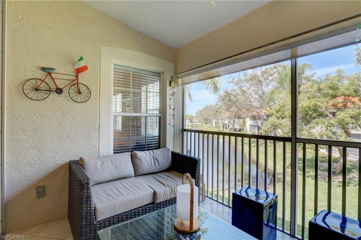 2585  Old Groves  RD, Naples, FL 34109