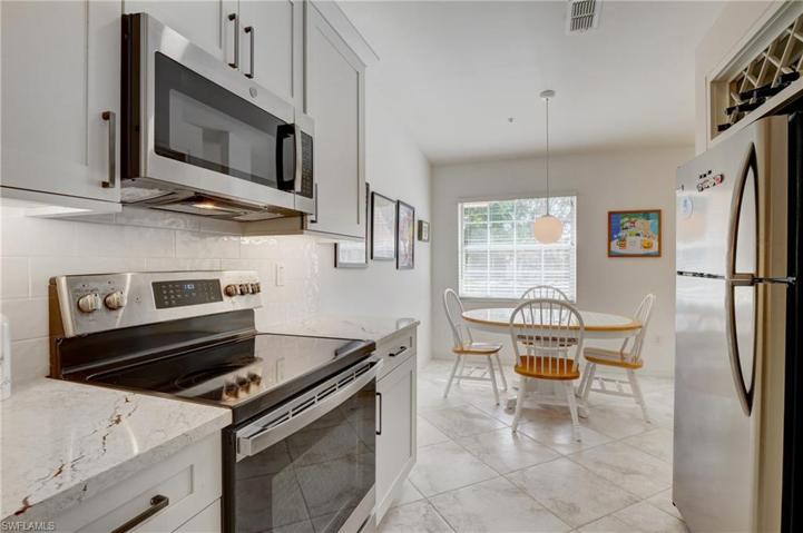 2585  Old Groves  RD, Naples, FL 34109