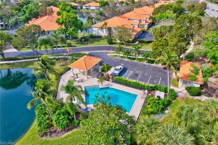 2585  Old Groves  RD, Naples, FL 34109