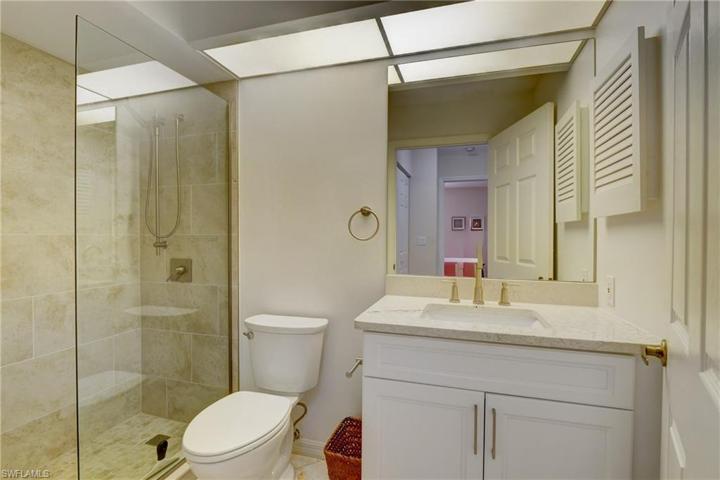 2585  Old Groves  RD, Naples, FL 34109