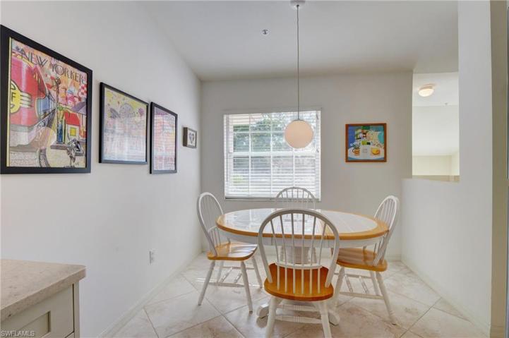 2585  Old Groves  RD, Naples, FL 34109