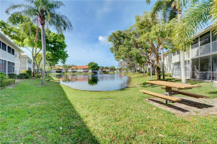 2585  Old Groves  RD, Naples, FL 34109